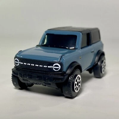 Maisto 2021 Ford Bronco 1:64 Scale Diecast Diorama Model Truck SUV Blue-Gray - Image 1 of 4