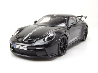 Porsche 911 GT3 2023 schwarz mit Streifen Modellauto 1:18 Maisto - Bild 1 von 4