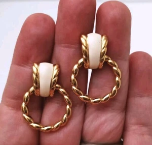 Vintage Monet Cream Enamel Door Knocker Earrings Twisted Gold Tone Neutral - Picture 1 of 4