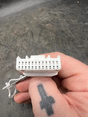 Arnés de cables coleta unidad módulo de control climático Saturn Vue 2006-2007 OEM Foto 1 de 4