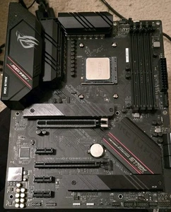 Ryzen 7 5800 X3D + Rog Strix B550 wifi 2 / 32 gb ddr4 Gksill Trident - Photo 1/4