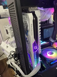 ASRock Phantom Gaming AMD Radeon RX 7900 XT 20GB OC Edition GPU White - Picture 1 of 3