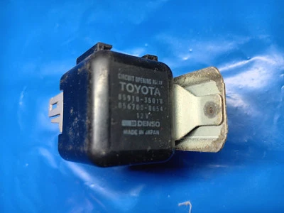 89-95 Toyota Truck Pickup 4Runner Main Circuit Opening Relay Denso OEM - Image 1 of 4