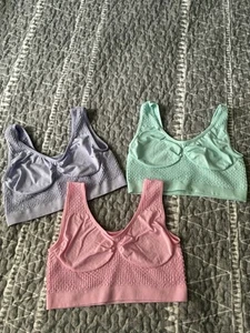 3 Pack Women’s M Seamless Unpadded Waffle Stretch Bras  NWOT - Picture 1 of 5