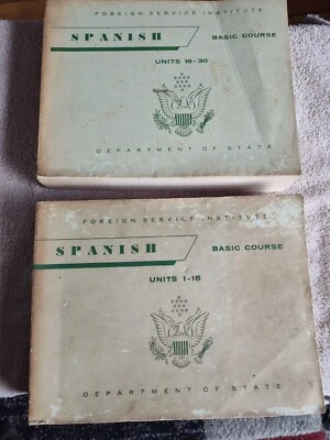 (2) LOT of U.S DEPARTMENT Of STATE ( Basic Course) MANUALS for SPANISH from 1961 - Image 1 of 4