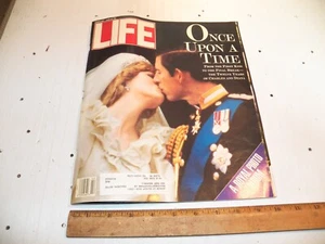 Februar 1993 LIFE Magazine - 12 Jahre Prinzessin Diana & Charles - Bild 1 von 5