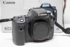 Canon EOS 7D Camera DSLR 18MP Body Only, boxed, Fully Working 22k shutter count - Picture 1 of 11