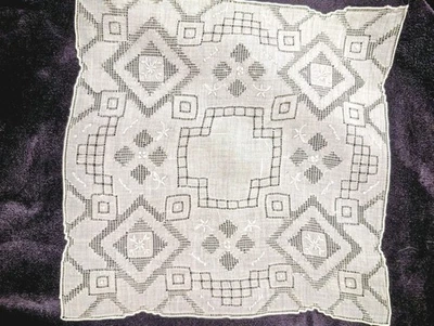 Vintage White Handkerchief/Hanky With Drawnwork And Embroidery c.1940s - Image 1 of 3