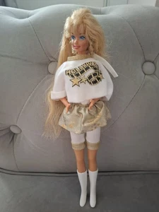 Vintage Hollywood Hair Barbie - Picture 1 of 4