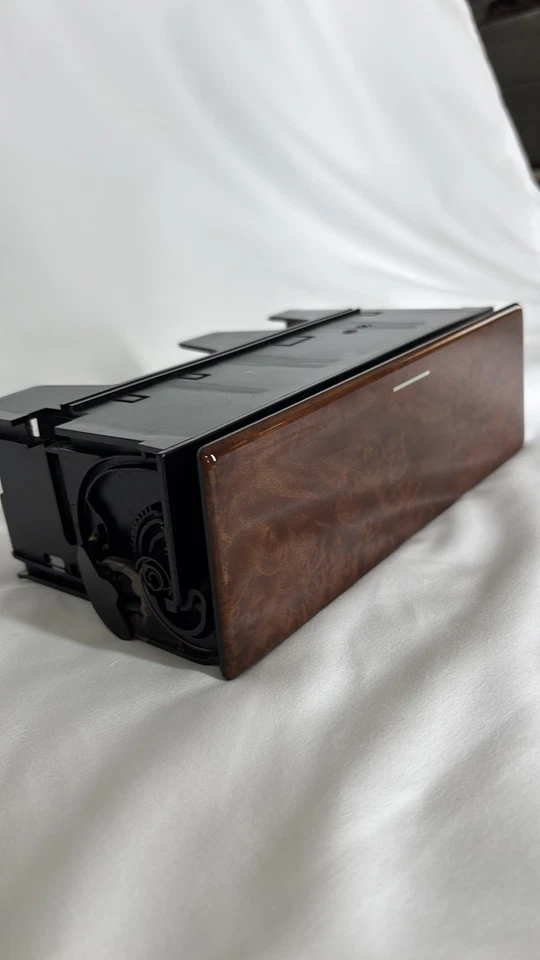 OEM Mercedes Benz W210 E320 E420 E55 AMG consola central compartimento de almacenamiento puerta Foto 1 de 4