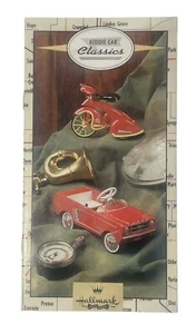1996 Hallmark Kiddie Car Classics Brochure 8-1/4" x 4-1/4" Pages 17 - Imagen 1 de 2