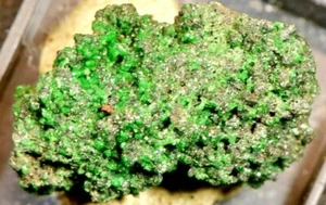 GREEN GROSSULAR, 2 X 1 X 1 CM, ORFORD NICKEL MINE, QUEBEC CANADA - Imagen 1 de 1
