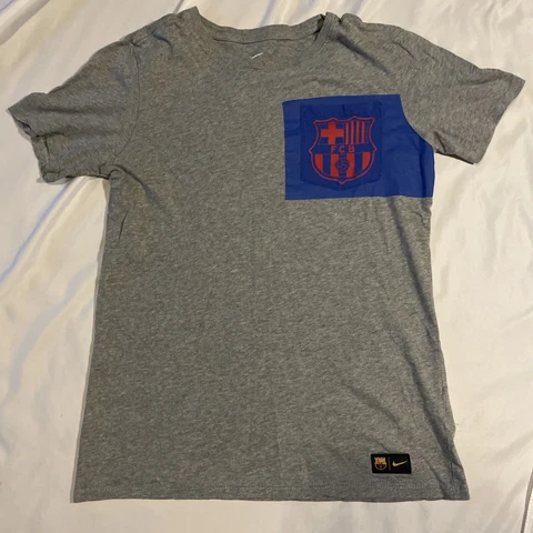 Nike Shirt Mens Small Gray The Nike Tee FCB Dri Fit Soccer BY42 Cover