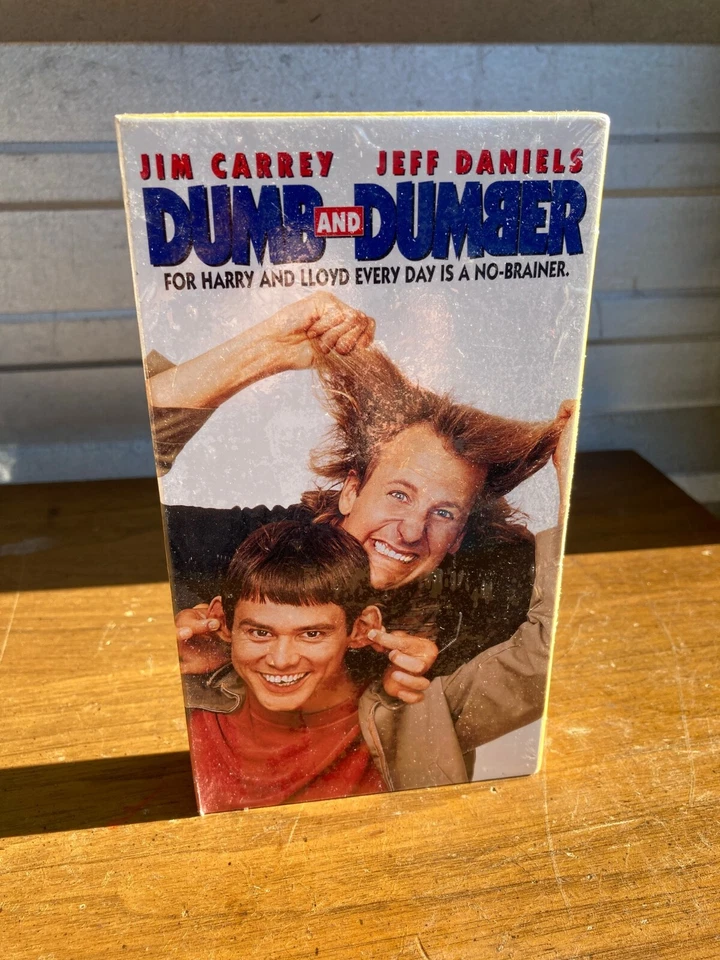 Dumb and Dumber VHS 1995 Brand NEW Factory Sealed! Warner Home Video Watermark! - Image 1 of 4