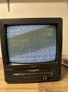Vintage Toshiba MV13M2 TV / VCR VHS Player Combo 13" CRT Box Television WORKS! - Picture 1 of 8