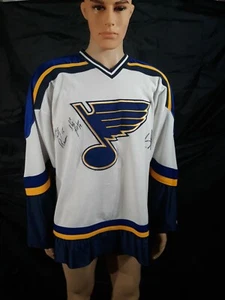 2000 St Louis Blues Hockey Trikot signiert von mehreren Spielern Stephane Richer usw. - Bild 1 von 10