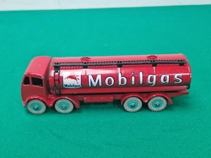 Camión cisterna vintage Dinky Supertoys #941 Foden 14T Mobilgas DieCast gasolina - Imagen 1 de 7