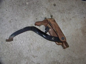88-94 Chevy C/K 1500 2500 3500 - CLUTCH PEDAL 4 5 Speed Manual  GMC NV3500 - Picture 1 of 5