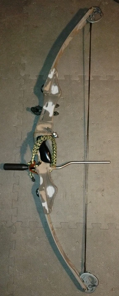 Pearson Spoiler Compound Bow 70# Pull, 28 in Draw, Arrows, Quiver & Sight Inc - Image 1 of 4