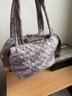 MZ WALLACE SUTTON 尼龙绗缝迷彩单肩包小号 — 第 1/4 张图片