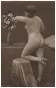Nudo in piedi originale d'epoca anni 20, vista posteriore - Foto 1 di 1