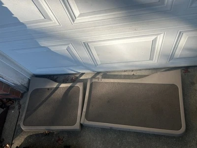 Paneles de moldura traseros interiores de puerta de granero Ford Excursion 2000-2005 OEM color tostado Foto 1 de 4