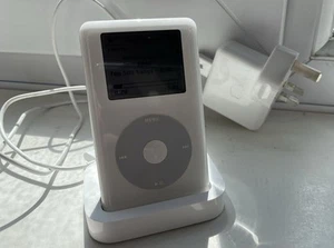 Apple iPod Classic 4th generation 20GB Boxed & Accessories - Picture 1 of 7