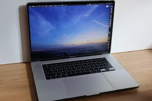Intel i9, 32GB RAM, Apple MacBook Pro 16 Inch, 8Gb Video, 512 SSD, 2019 - Zdjęcie 1 z 8