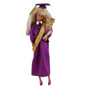 Muñeca Barbie Mattel vintage de los años 90 rubia clase de graduación de 1997 púrpura # 16487 - Imagen 1 de 5