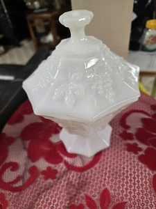 Vintage Anchor Hocking Milk Glass Pedestal Candy Dish with Lid Leaves and Grapes - Picture 1 of 4