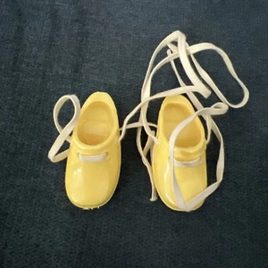 Vintage Original Ideal Crissy Family Samt Puppe gelb Clogs Schuhe mit Krawatten L & R - Bild 1 von 1