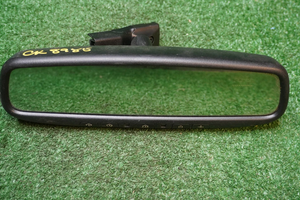 2015 HYUNDAI GENESIS Rear View Mirror OEM 4112AHFCHL4 - Image 1 of 4