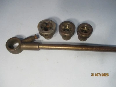 TOLEDO PIPE THREADING  & 3 DIES  3/8",1/2",3/4" PIPE DIE 17" PIPE HANDLE - Image 1 of 3
