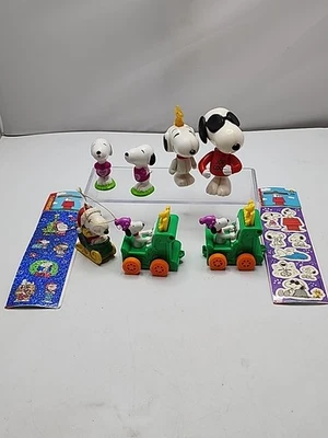 Toppers y adornos para pasteles Snoopy Foto 1 de 4