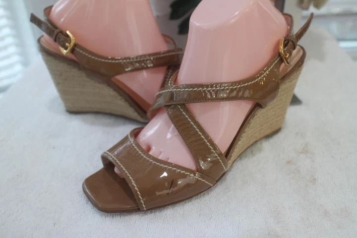 (Z) ZAPATO PRADA CHAROL ENTRECRUZADO CUÑA TACÓN 40 US 10 (TACo500 Foto 1 de 1