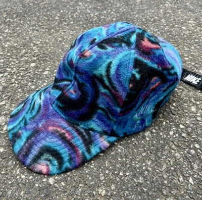 De Colección Nike Fit Polar Sombrero Estampado Completo AOP Remolino Geométrico Esquí Invierno Gorra de Pelota Foto 1 de 4