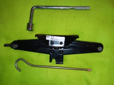 05 06 07 08 SUZUKI FORENZA JACK - Image 1 of 3