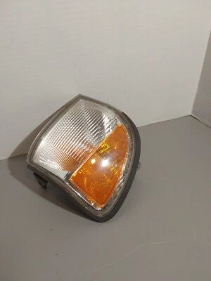 2000 Nissan Pathfinder Right Front Corner Light - Imagem 1 de 2