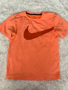 Nike Dri Fit kids sz. M pale orange logo tee. Classic, comfortable - Picture 1 of 7