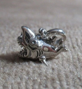 2 OPTS: UNBRANDED ANTIQUE 925 SILVER TORN UP VICIOUS SHARKS EUROPEAN CHARM BEAD - Picture 1 of 6