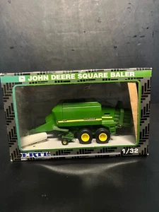 Ertl 1:32 John Deere Square Hay Baler Diecast metal. #5082 - Picture 1 of 5