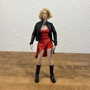 Figura de acción SW Toys Alice Resident Evil escala 1:6 - Imagen 1 de 16