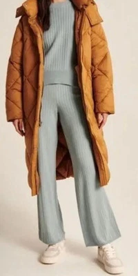 Abercrombie & Fitch 90s Straight Ribbed Knit Sweater Pants Soft NEW Size Medium - Image 1 of 4