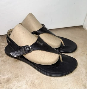 Olukai Eheu Sandalen Damen 8 schwarz Leder Freizeit Schnalle Riemen Riemen flach - Bild 1 von 13