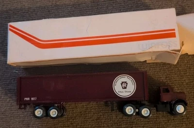 Winross Pennsylvania Railroad Tractor Trailer PRR 1977 TrucTrain 1:64 - Image 1 of 4
