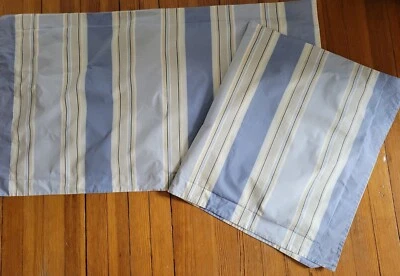 Пара наволочек/наволочек Crate & Barrel «York» в королевскую полоску синие и желтовато-коричневые полоски - Изображение 1 из 4