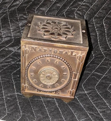 Banco de monedas de hierro fundido de colección llave caja fuerte nacional 2 esferas Foto 1 de 4