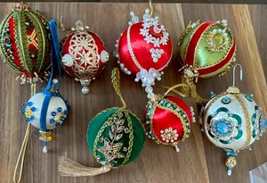 Lot 8-Vintage Christmas Push Pin Beaded Ornaments Retro Tree Decor Ornate - Picture 1 of 15