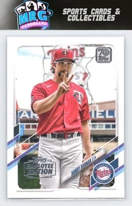 2021 Topps #71 Randy Dobnak Employee Edition - Picture 1 of 2