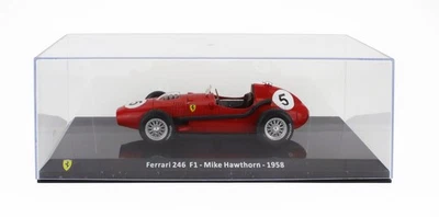 MODELLINO AUTO STATICO FERRARI F1 DINO 246 1958 MIKE HAWTHORN CON VETRINA 1:24 - Immagine 1 di 4